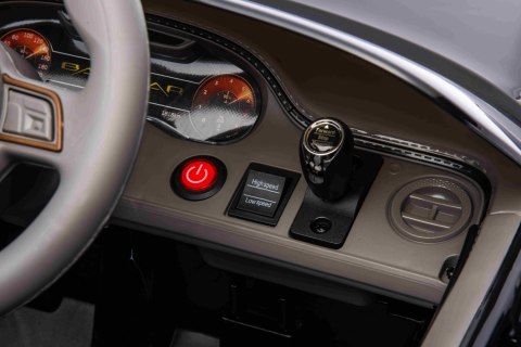 Autko Bentley Bacalar na akumulator dla dzieci Czarny + Pilot + EVA + Wolny Start + Audio LED Autko Bentley Bacalar na akumulator dla dzieci Czarny + Pilot + EVA + Wolny Start + Audio LED