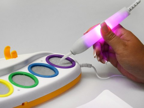 Magiczny pędzel wodny Color Draw LED - zestaw do malowania światłem ZA5770 Magiczny pędzel wodny Color Draw LED - zestaw do malowania światłem ZA5770