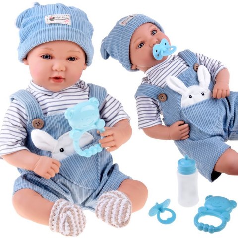 Lalka BOBAS interaktywna 46cm - w niebieskich spodenkach + akcesoria ZA5835 Lalka BOBAS interaktywna 46cm - w niebieskich spodenkach + akcesoria ZA5835