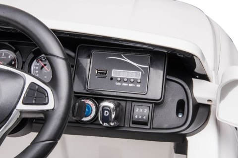 LEAN CARS Auto Na Akumulator Mercedes DK-MT950 4x4 Biały LEAN CARS Auto Na Akumulator Mercedes DK-MT950 4x4 Biały
