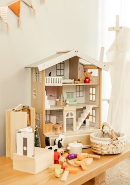 CLASSIC WORLD Duży Drewniany Domek dla Lalek 2 Figurki NATURALNE DREWNO 28 el.